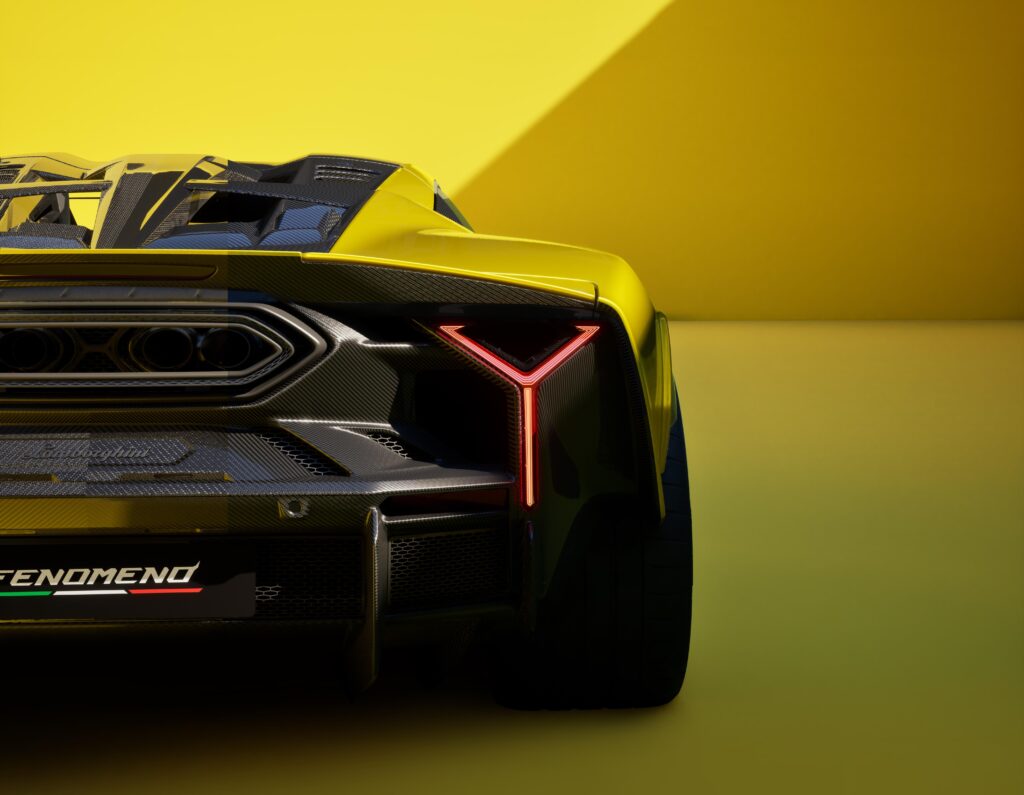 Lamborghini Fenómeno fotos originales de parte trasera