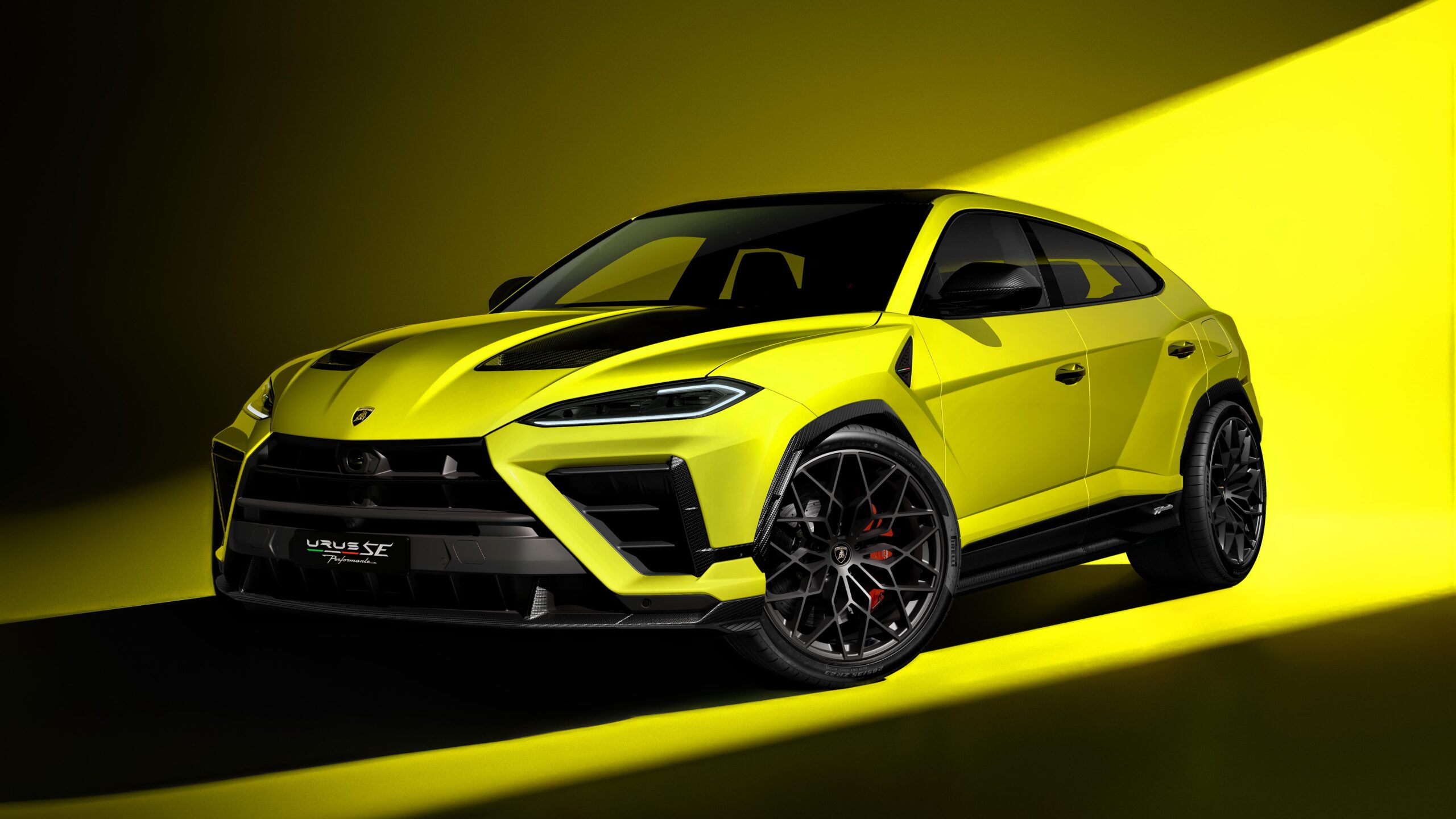 Lamborghini Urus SE Performante amarillo, el Super SUV más rápido, de 812 CV