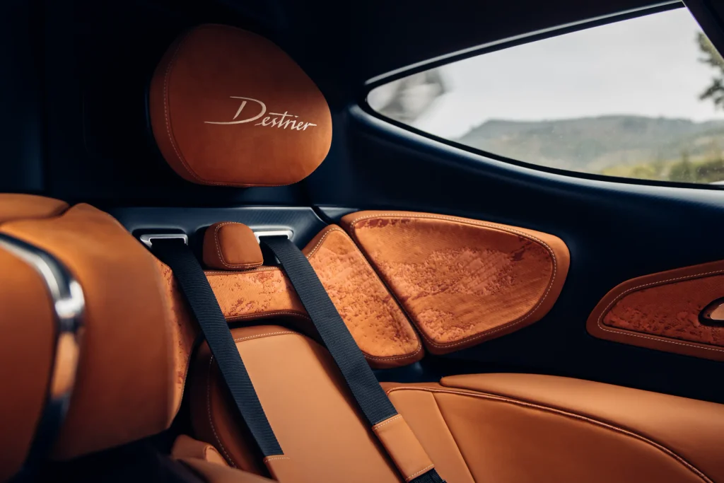 BUGATTI-Destrier-at-The-Quail interior asientos

